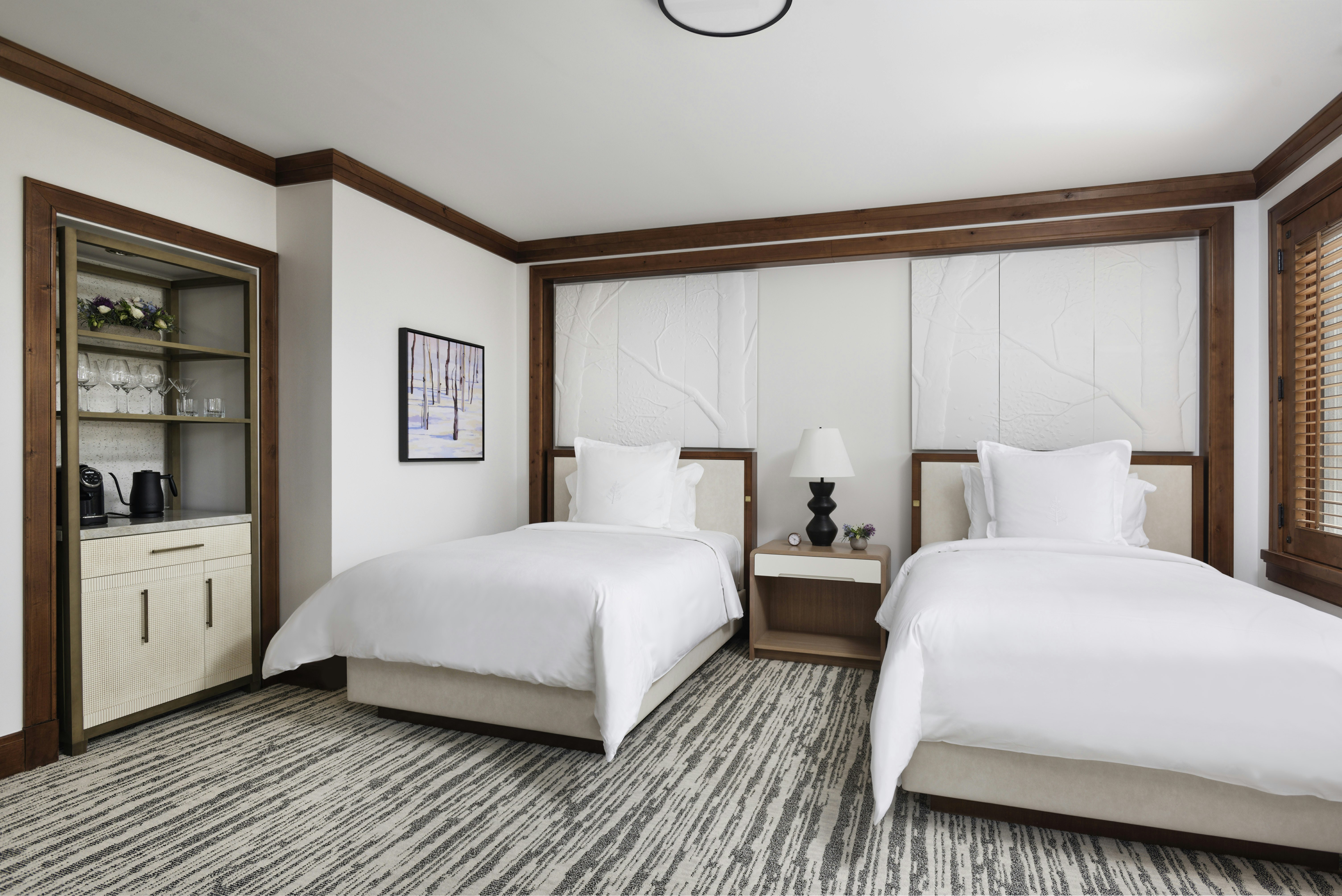 Valley-Side Room with two double beds