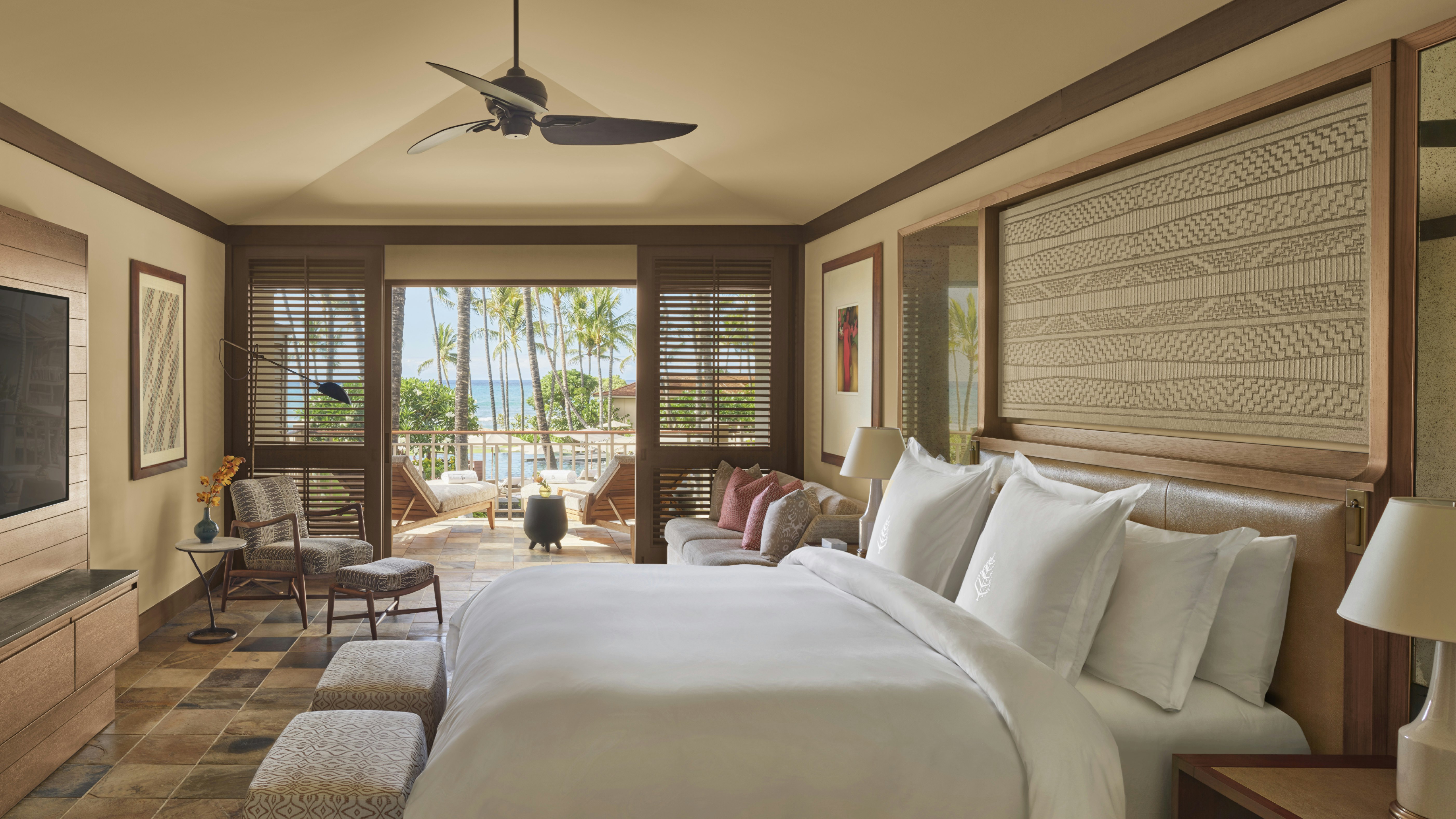 Prime Ocean-View Room with one king bed