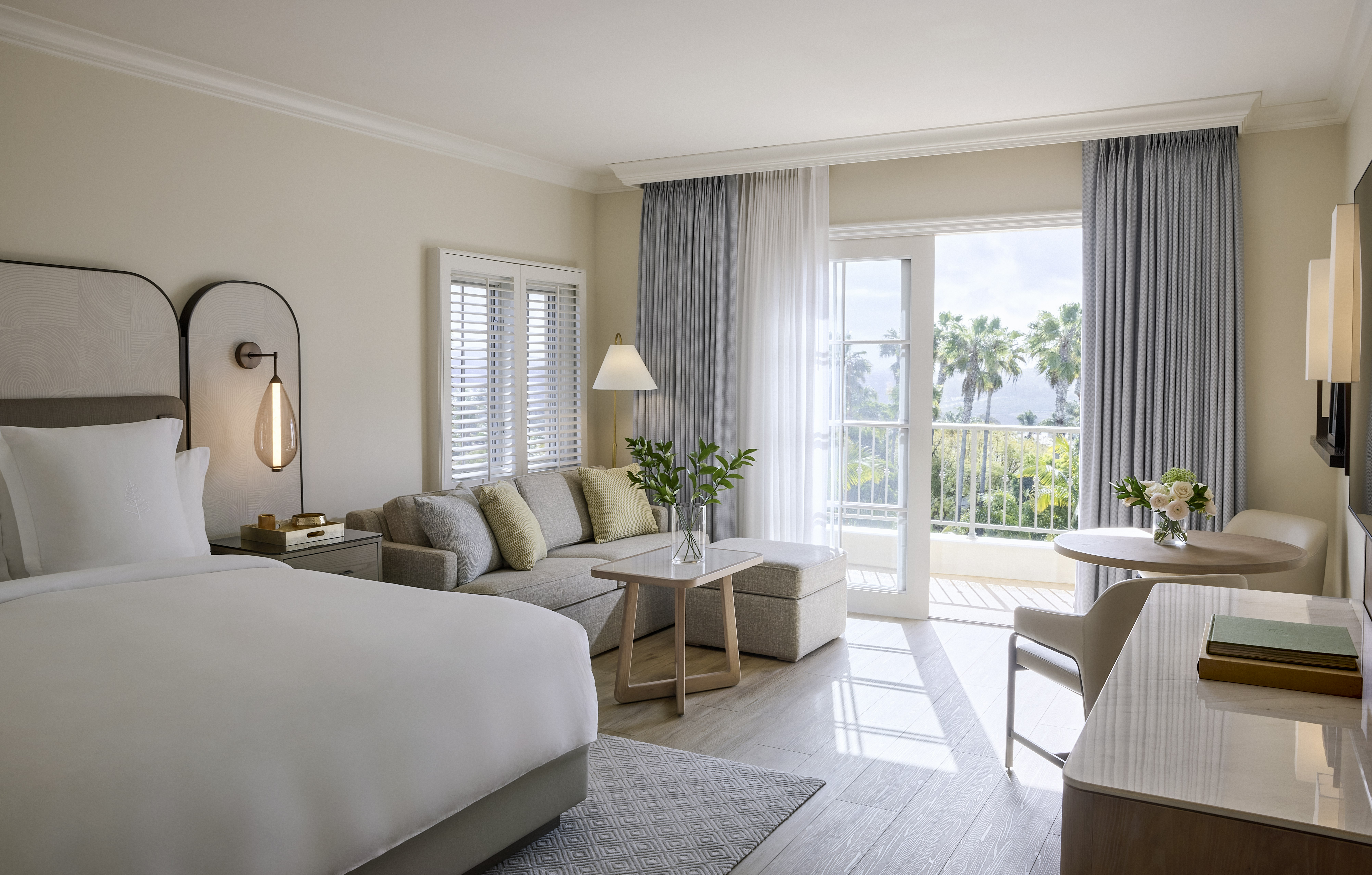 Superior Guest Room with one king bed