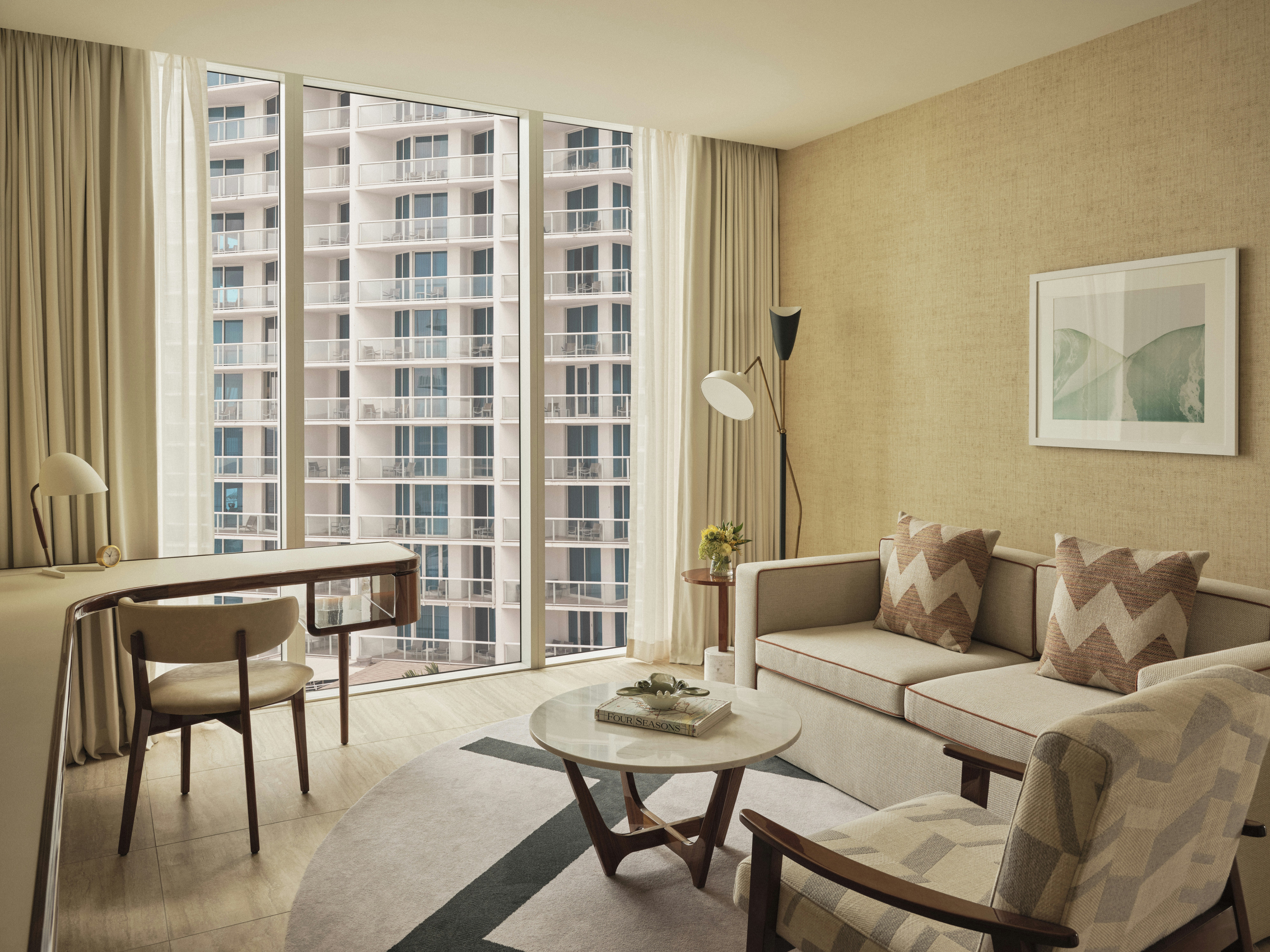 Lauderdale-View Suite