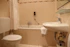 Badezimmer DZ_TOP Hotel Amberger Wuerzburg