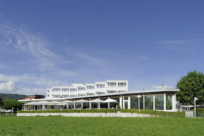 Außenansicht_TOP SeminarHotel am Ägerisee