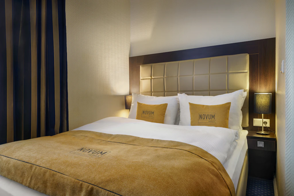 Queensizebett Zimmer - Hotel Continental Hamburg