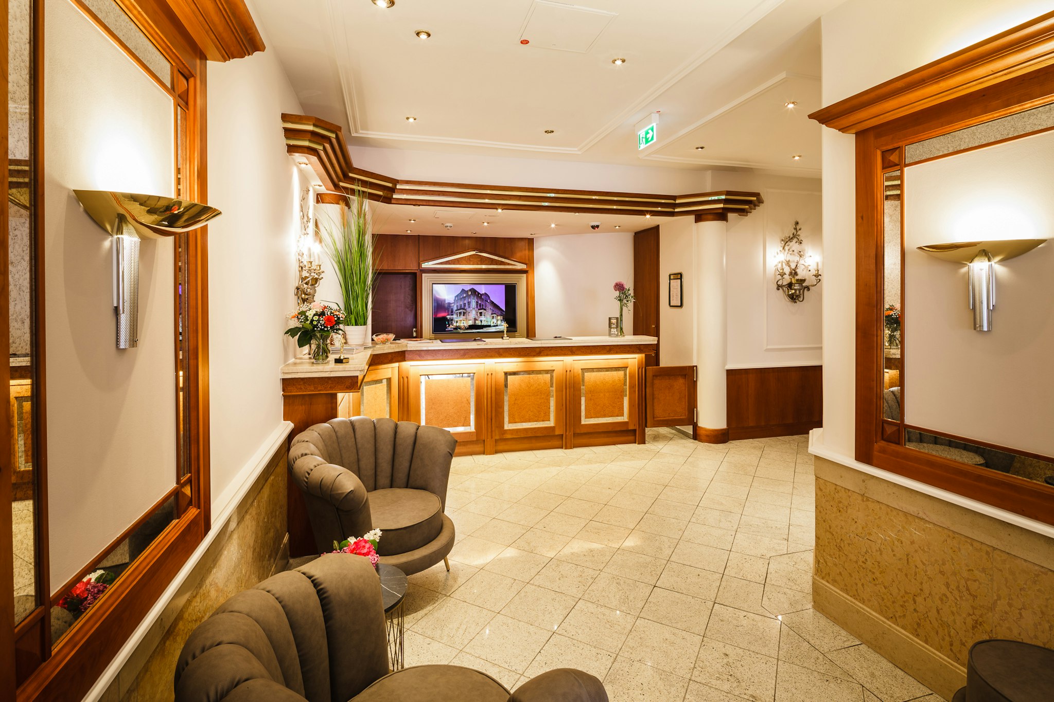 Star-Apart Hansa Hotel
