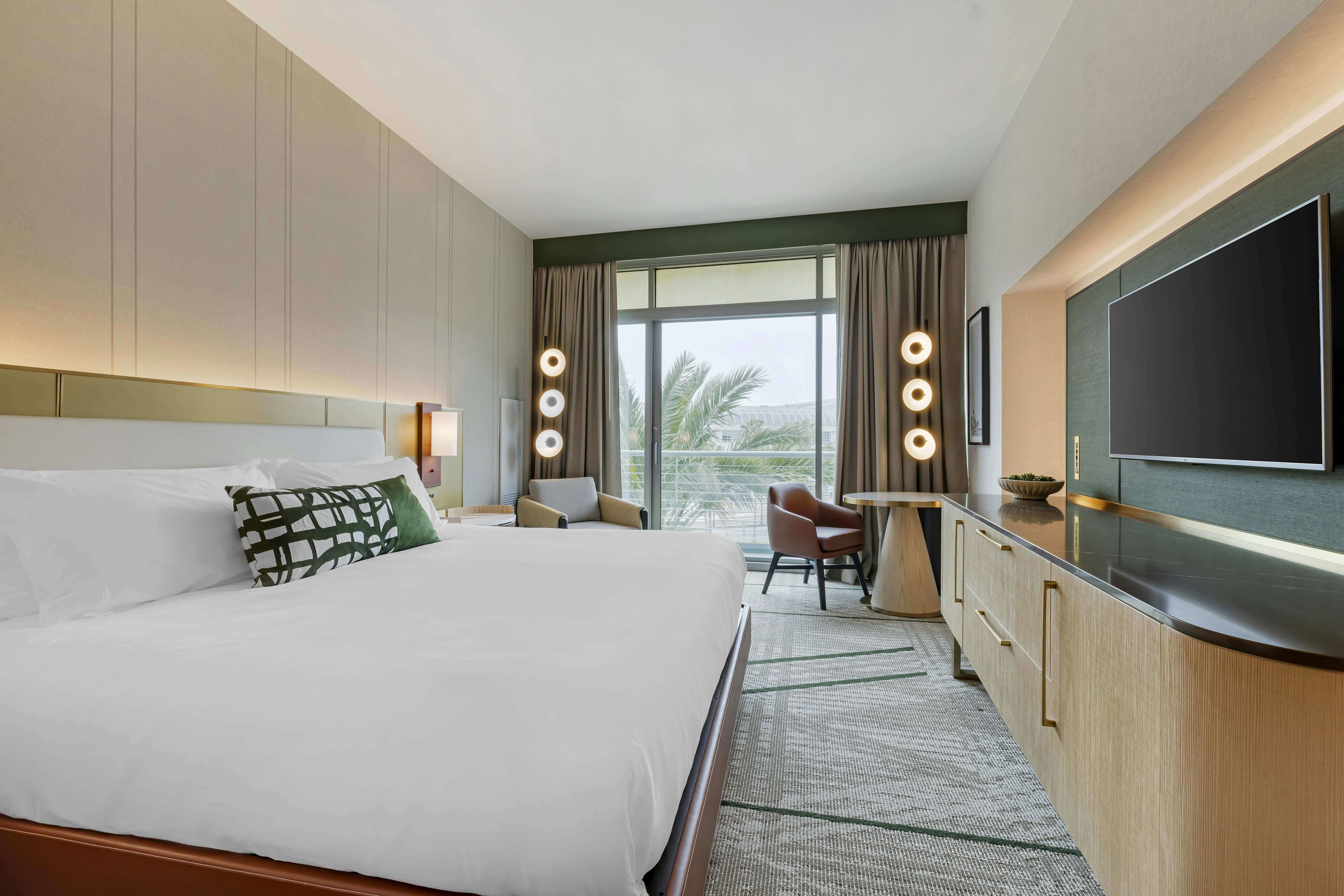 Deluxe Room - 1 King Bed