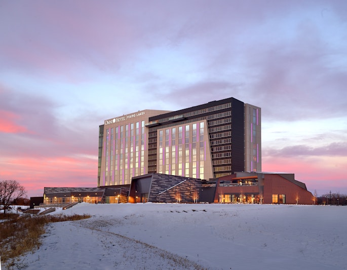Omni Viking Lakes Hotel