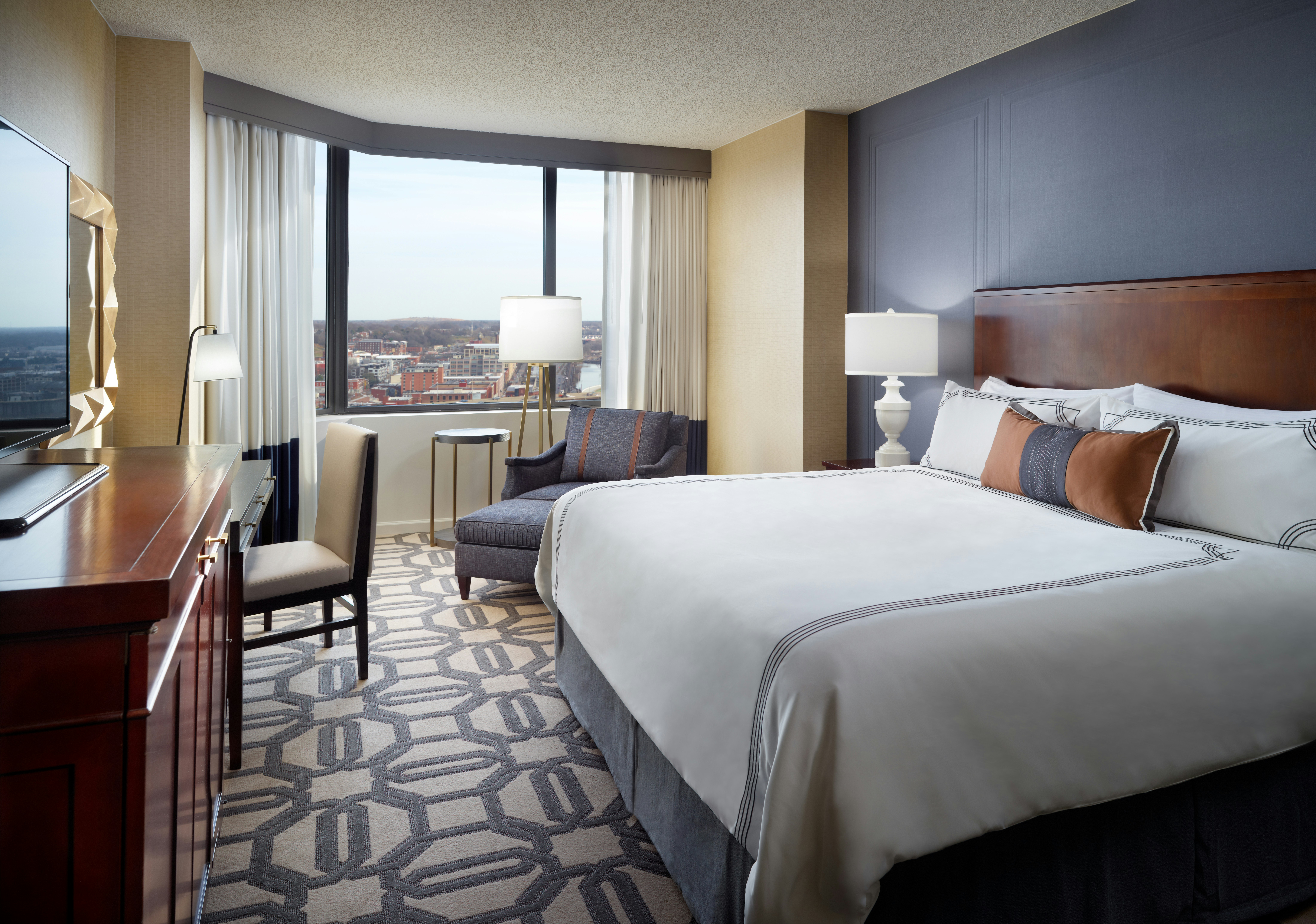 Deluxe Room - 1 King Bed