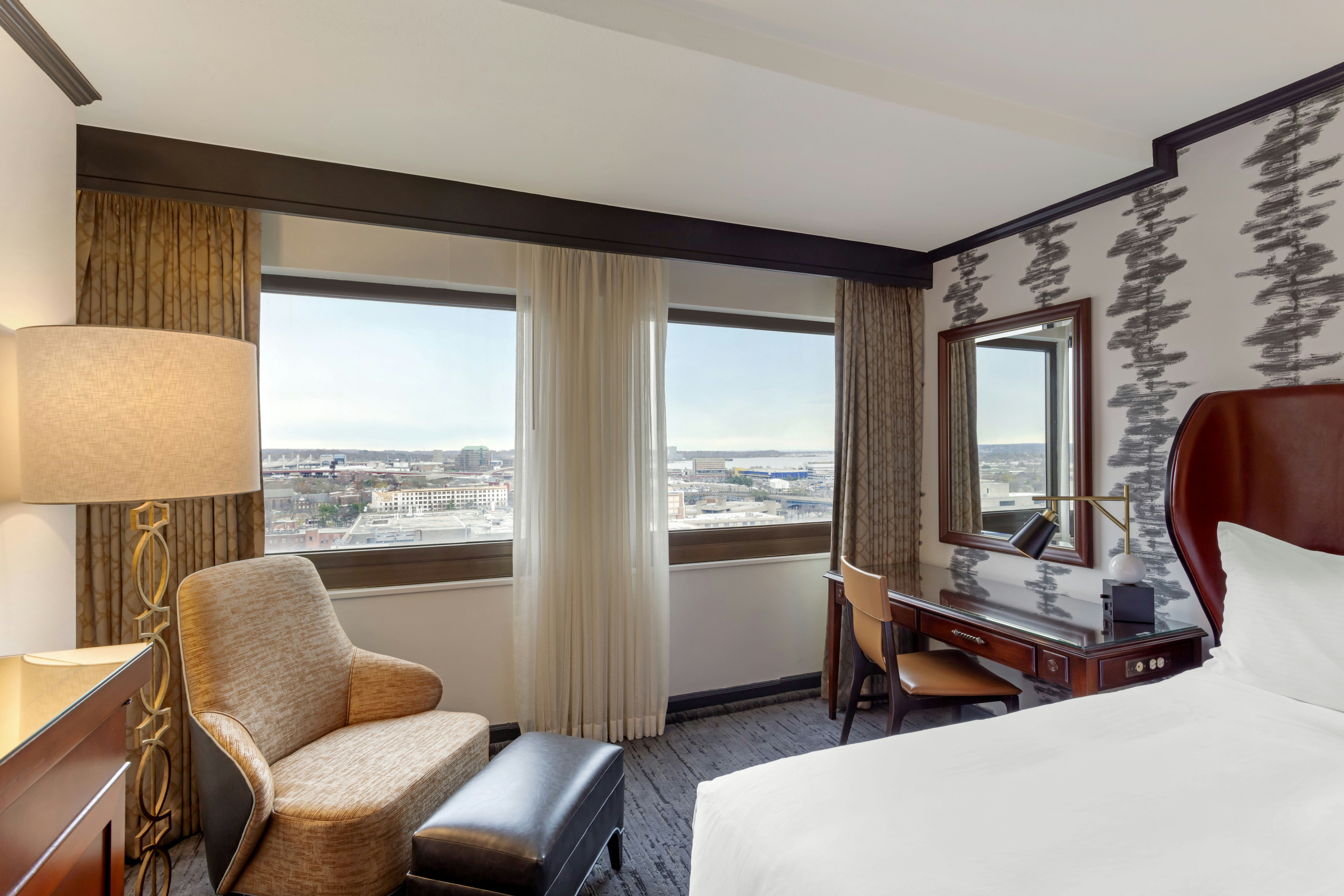 Deluxe Room 1 King Bed