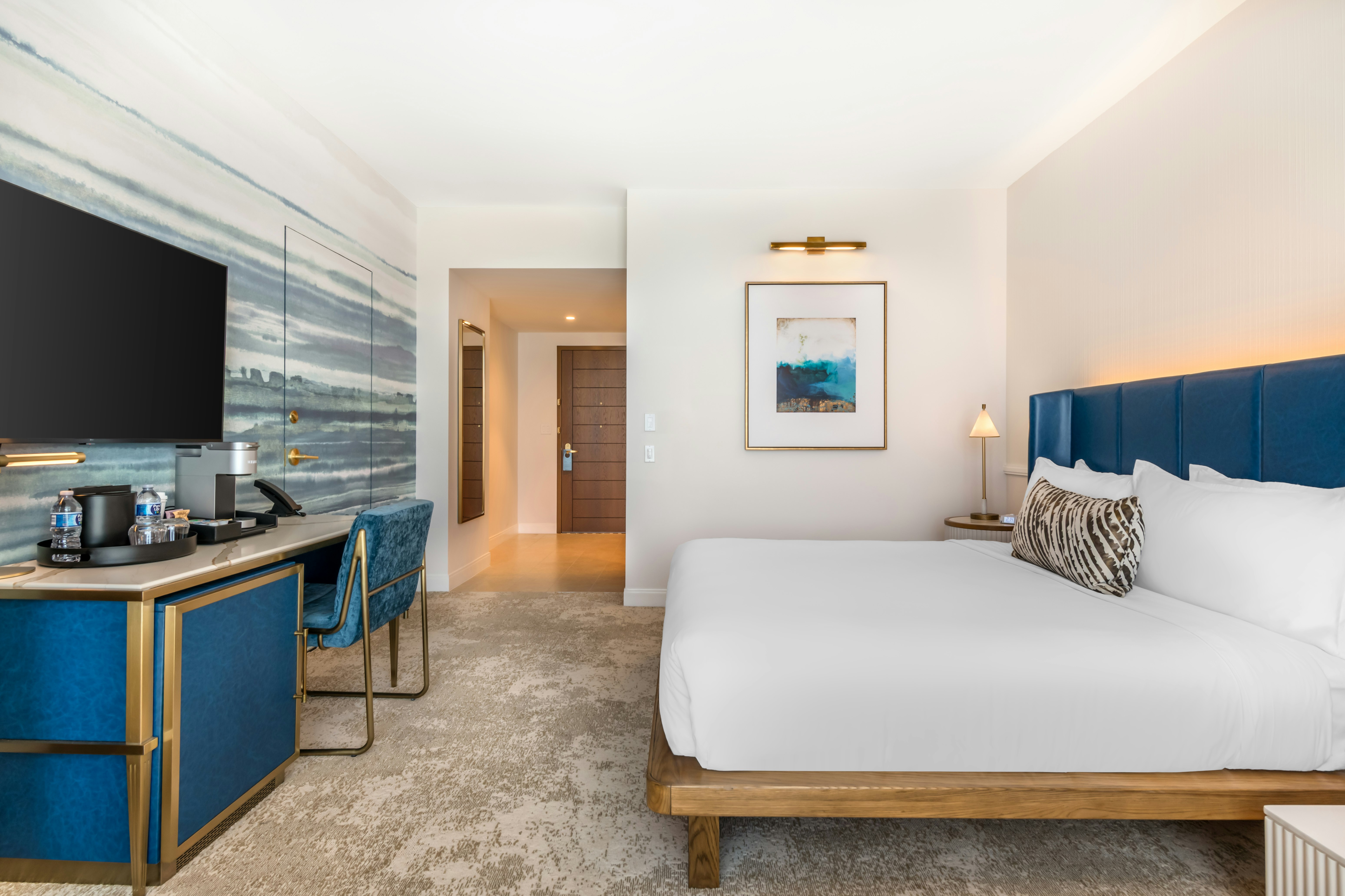 Accessible Deluxe Room - 1 King Bed