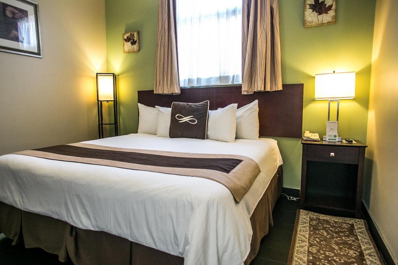 Pointe Plaza Hotel