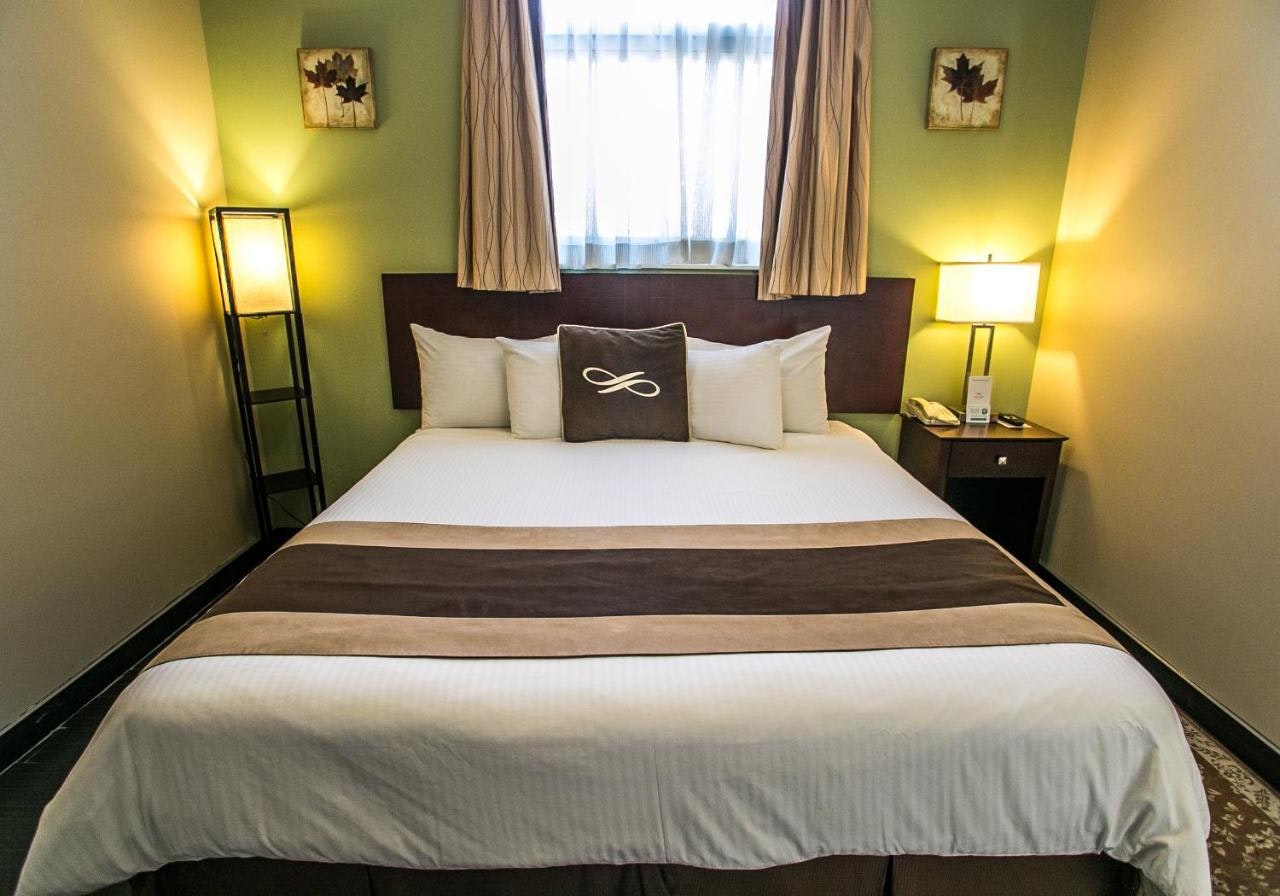 Pointe Plaza Hotel