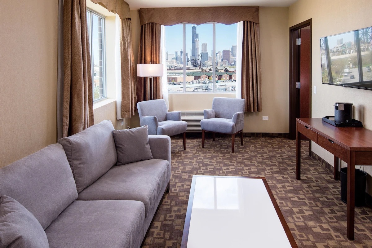 Jaslin Hotel