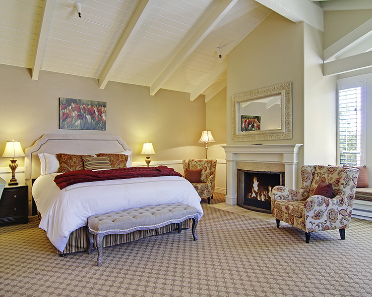 Carriage House Inn