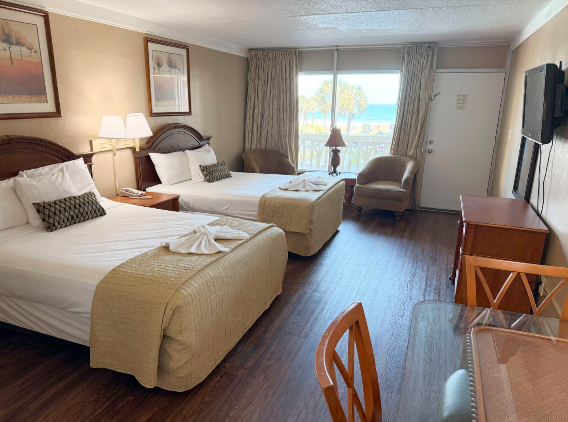2 Queen Bed Ocean View Efficiency