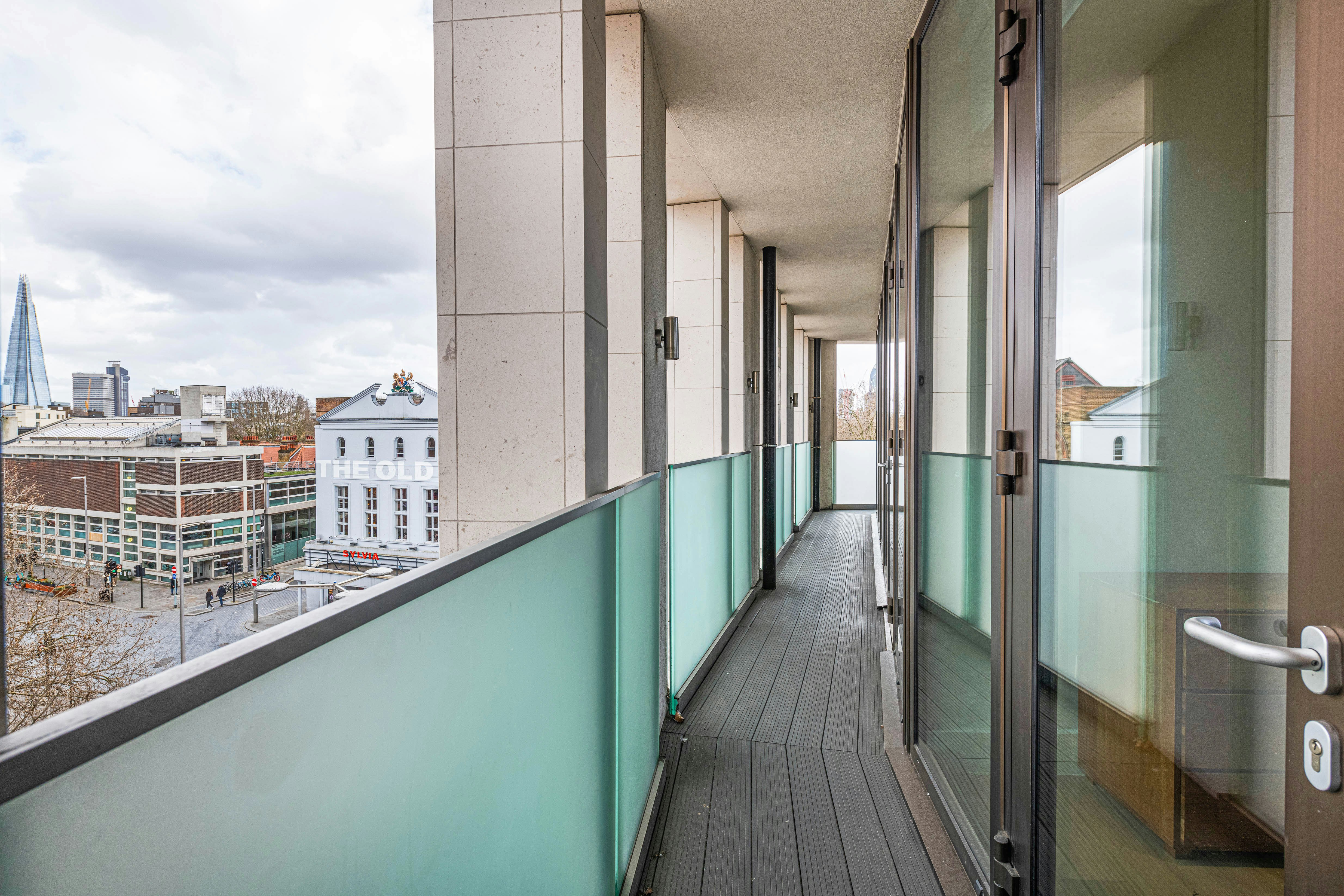 Stayo Waterloo – London