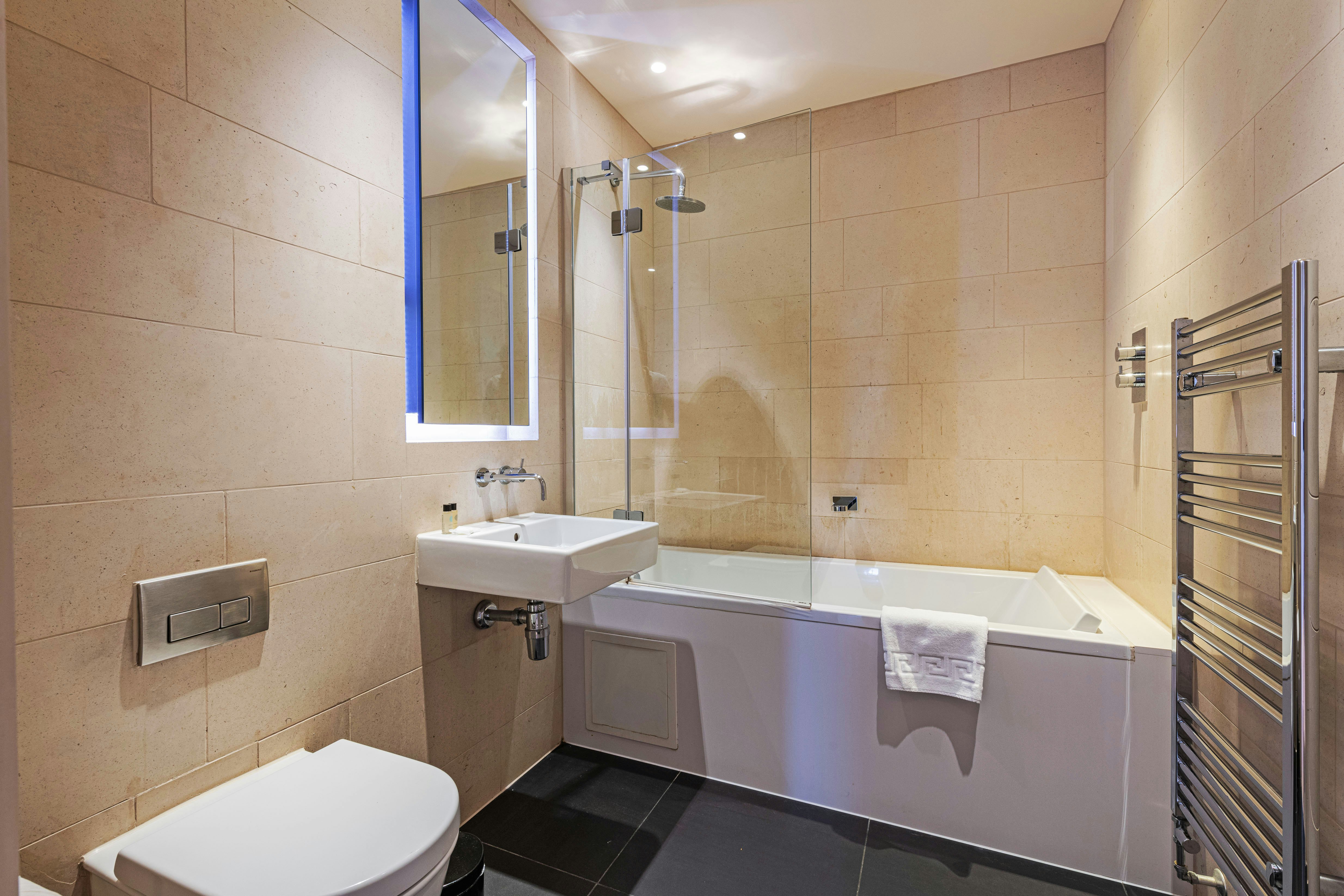 Stayo Waterloo – London