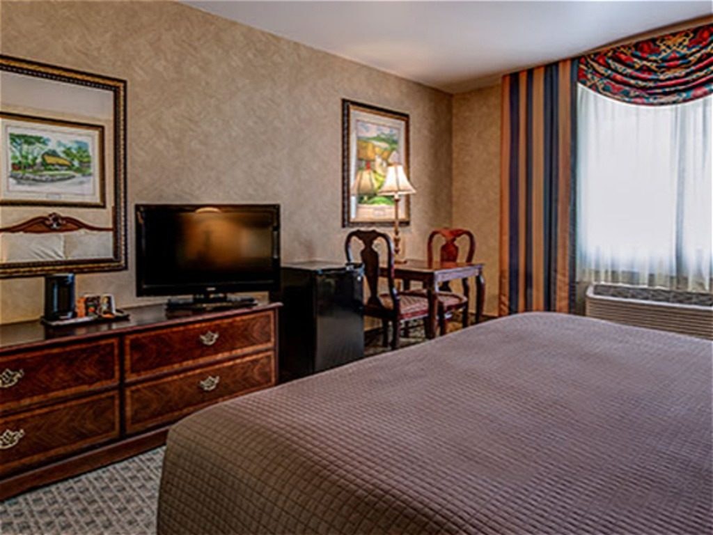The Irish Cottage Inn and Suites