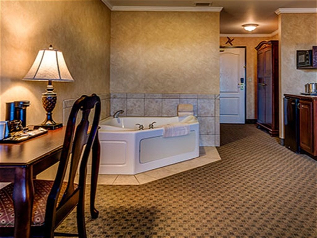 The Irish Cottage Inn and Suites