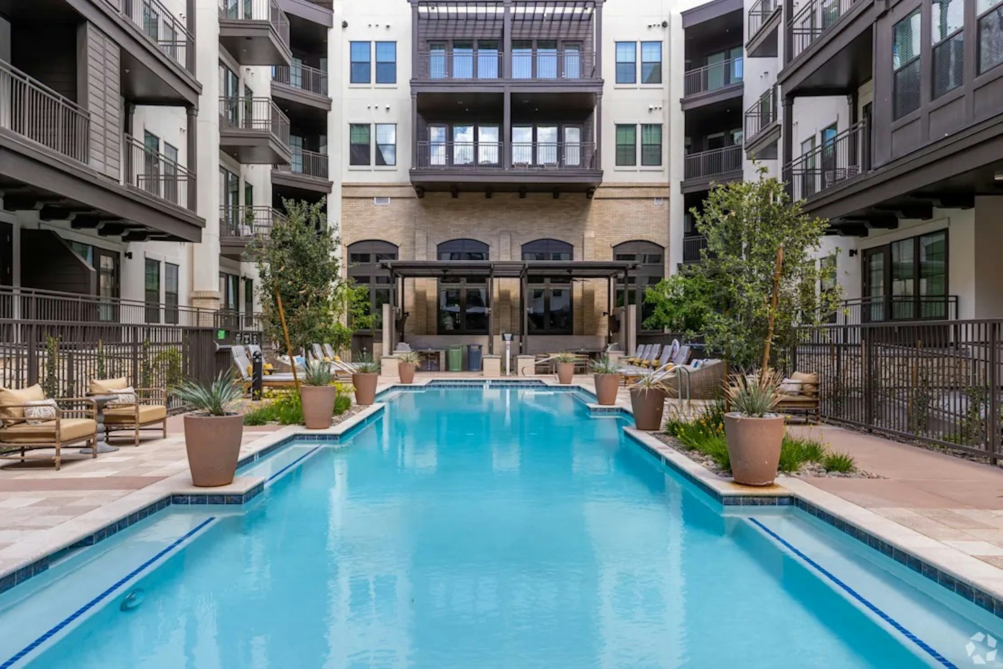 Ave Paradise Valley – Phoenix, AZ
