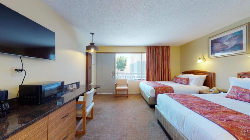 Surfside on the Lake Hotel and Suites