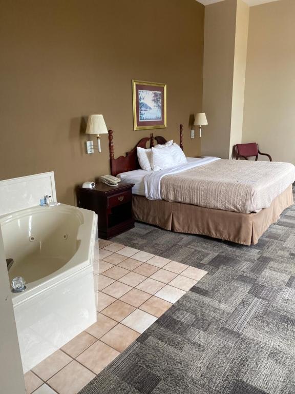 Collins Inn and Suites