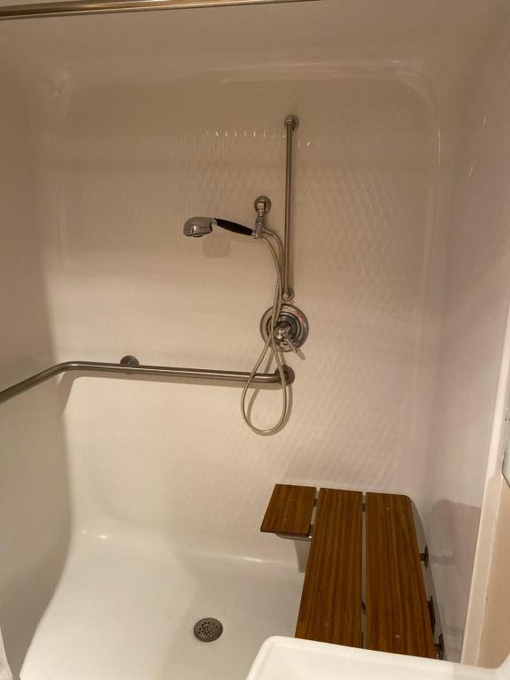 Collins Inn and Suites