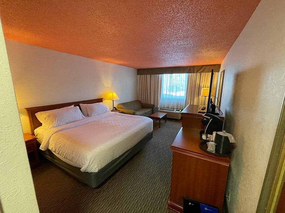 Cortina Inn