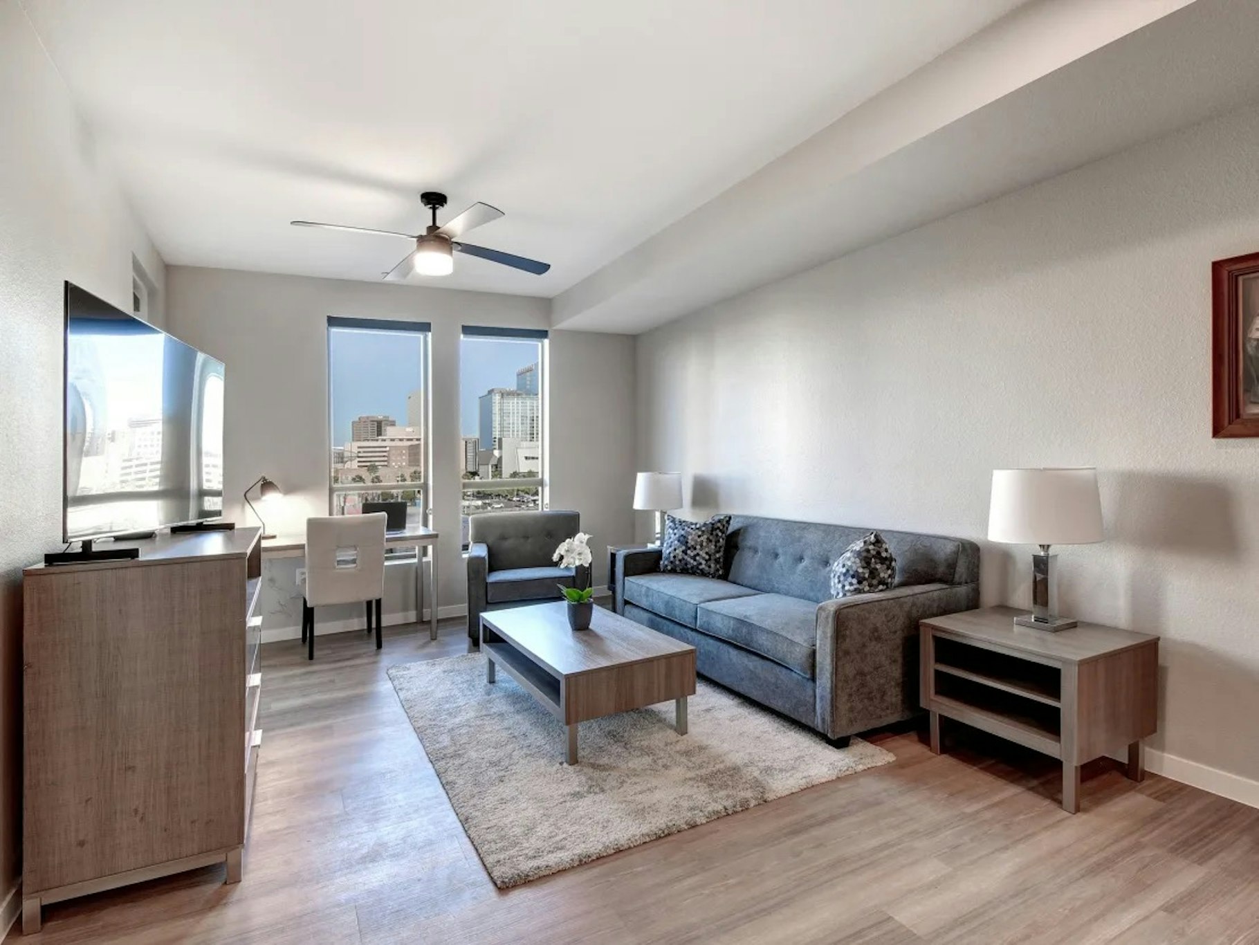 Ave Phoenix Terra – Phoenix, AZ