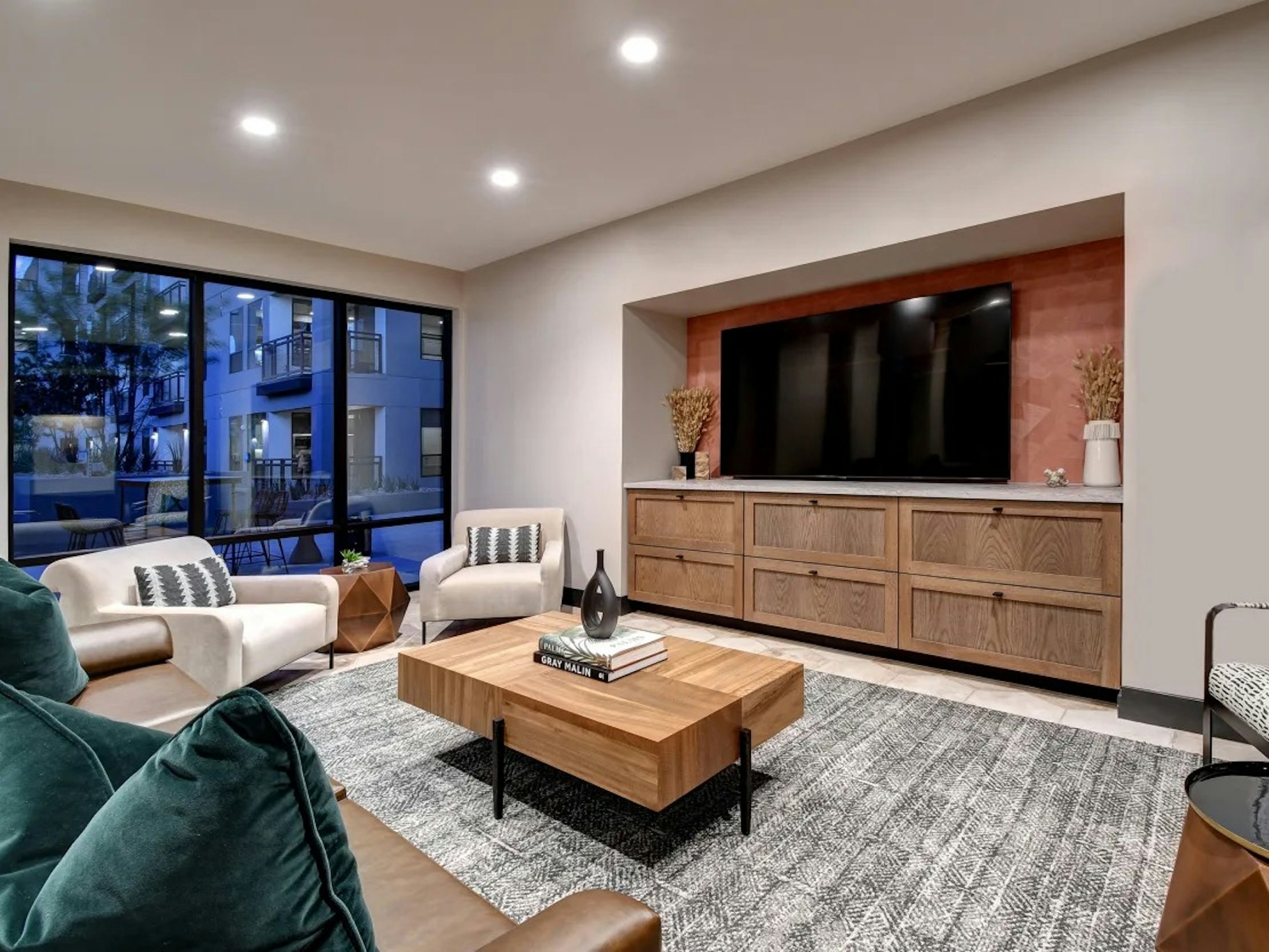 Ave Phoenix Terra – Phoenix, AZ