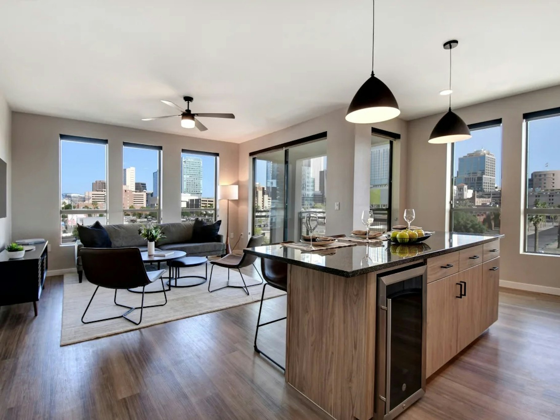 Ave Phoenix Terra – Phoenix, AZ