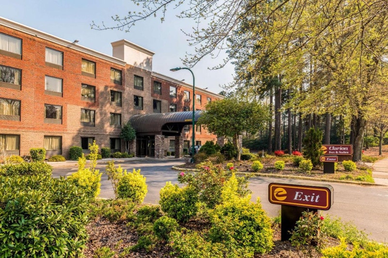 Lake Norman Inn and Suites