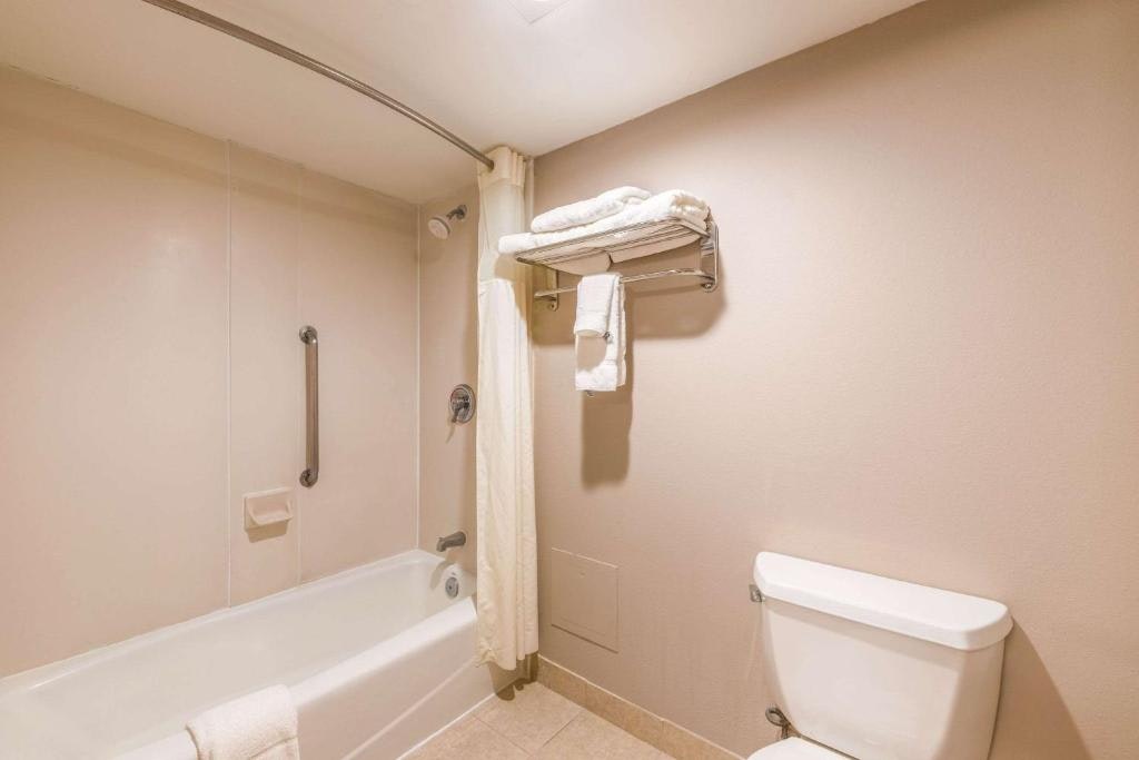 Lake Norman Inn and Suites