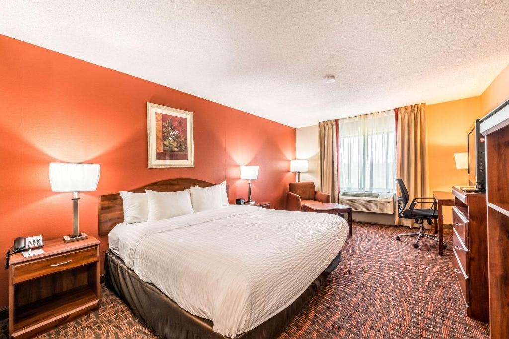 Lake Norman Inn and Suites