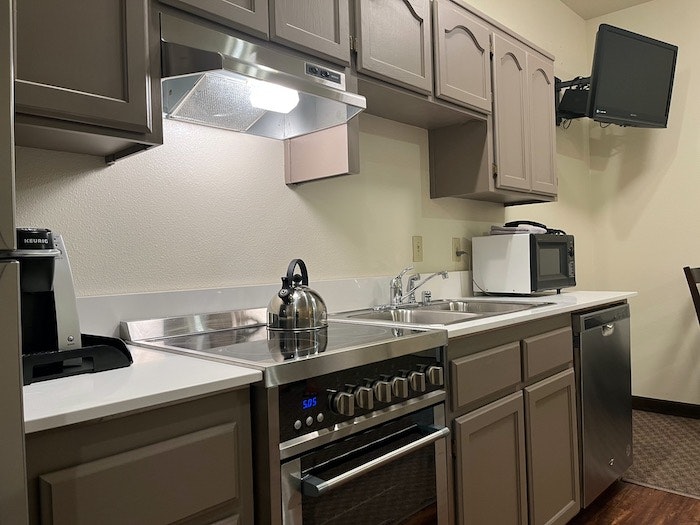 Sunrise Inn Villas Suites
