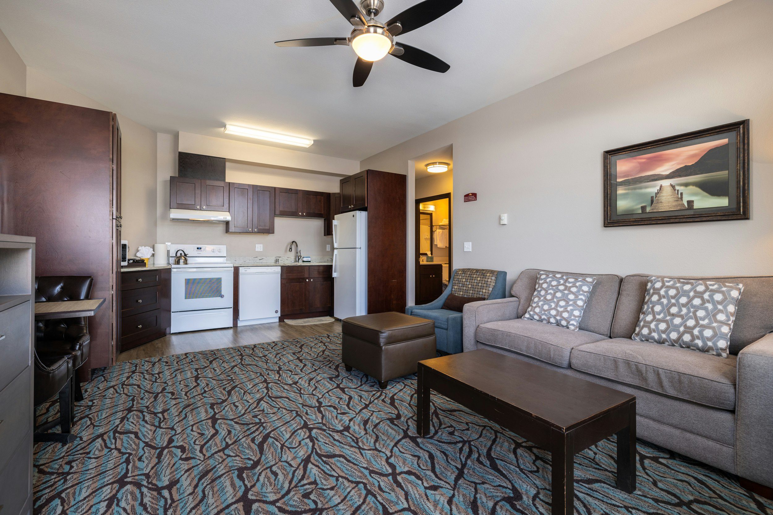 Sunrise Inn Villas Suites