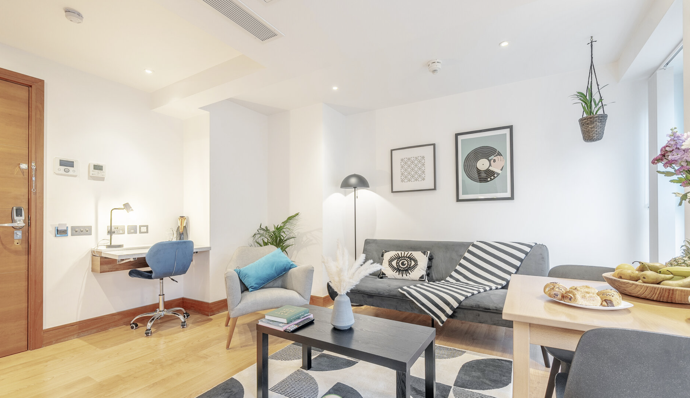 Kula Tower Hill – London