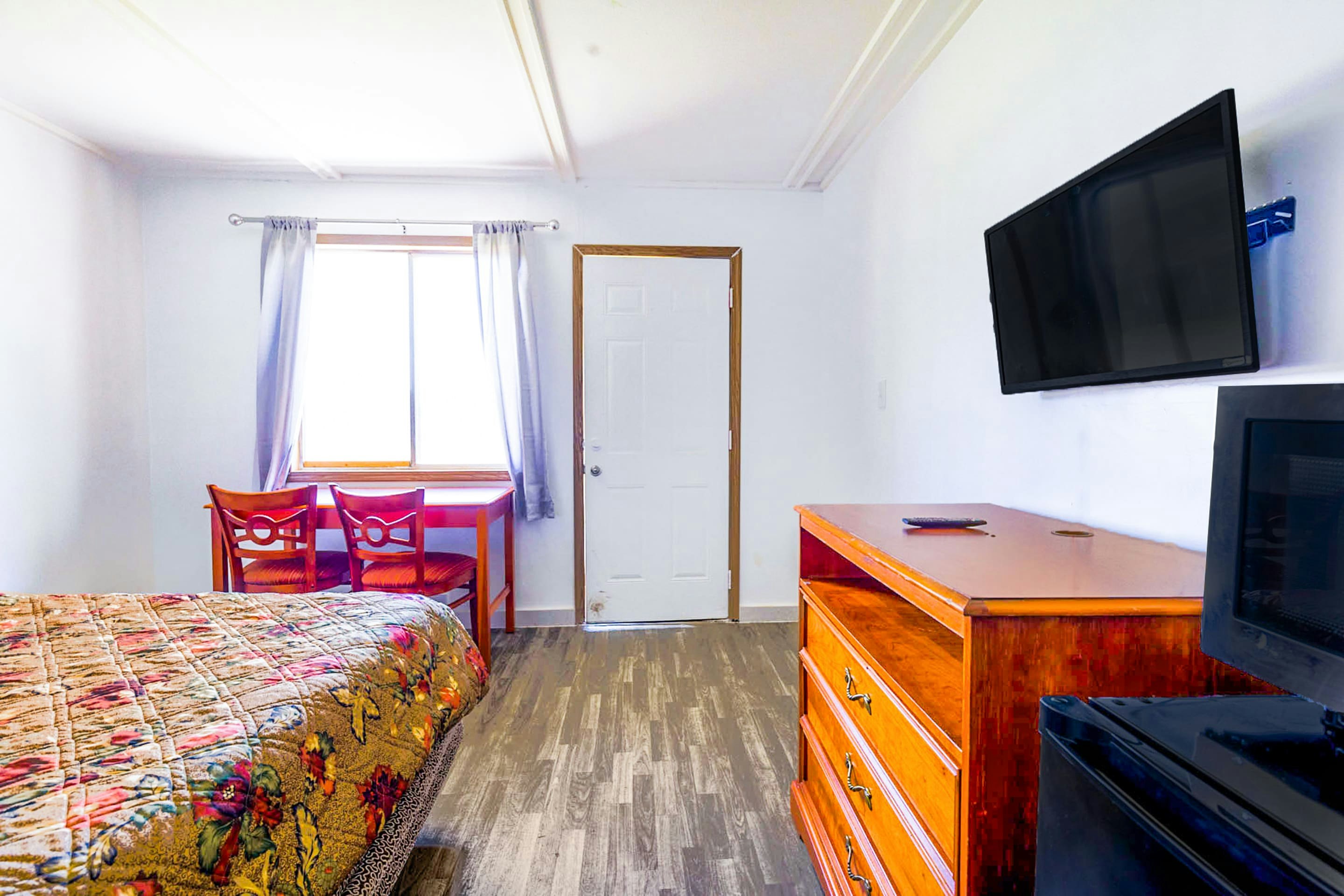 Country Hearth Inn Suites By OYO Sturgis