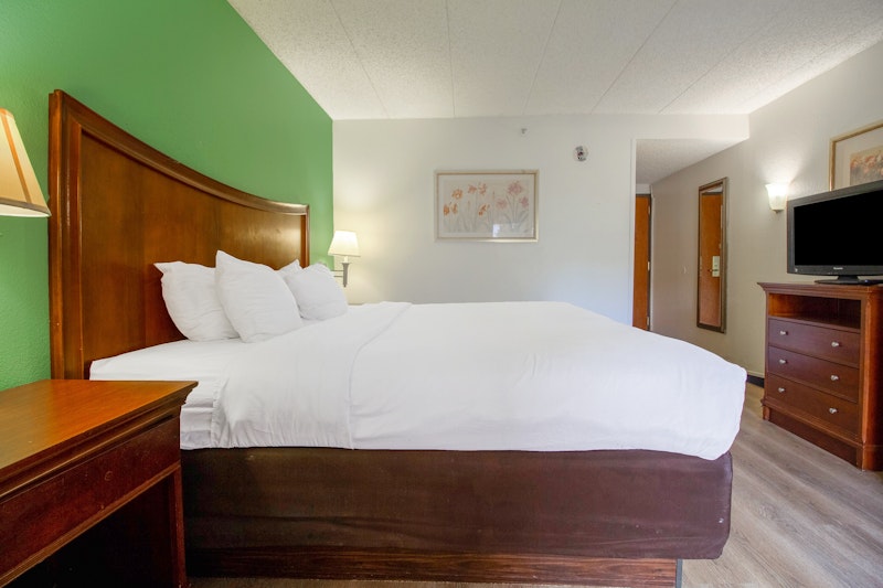 Tulsa Square Hotel Central, I-44 By OYO
