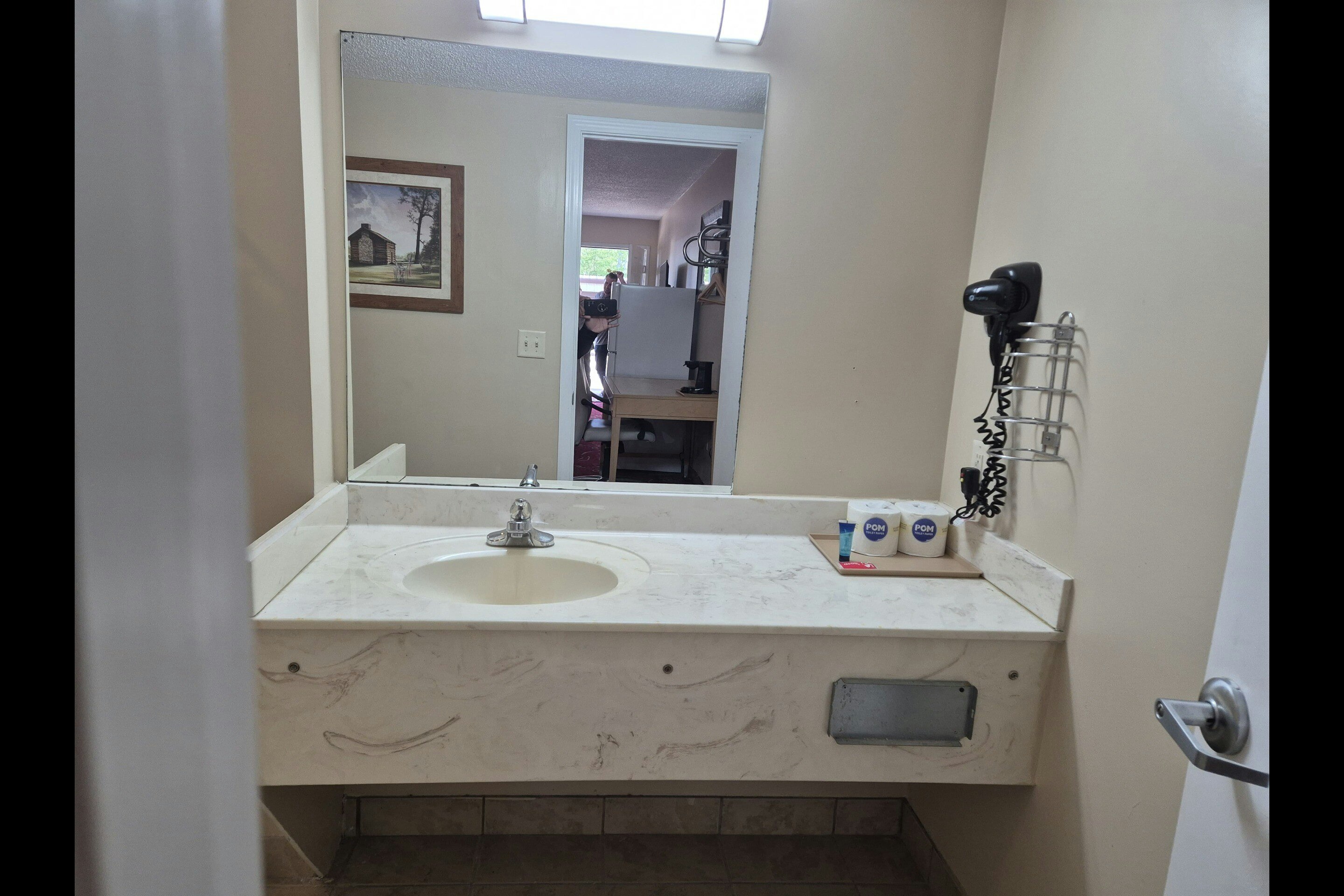 General Bragg Inn & Suites By OYO Chickamauga