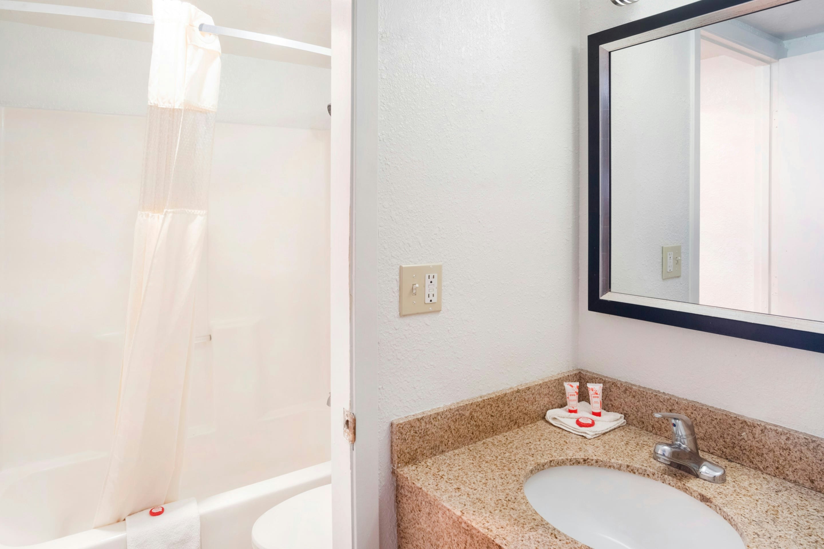 OYO Townhouse Dodge City KS