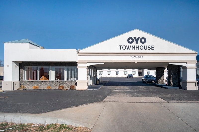 OYO Townhouse Dodge City KS