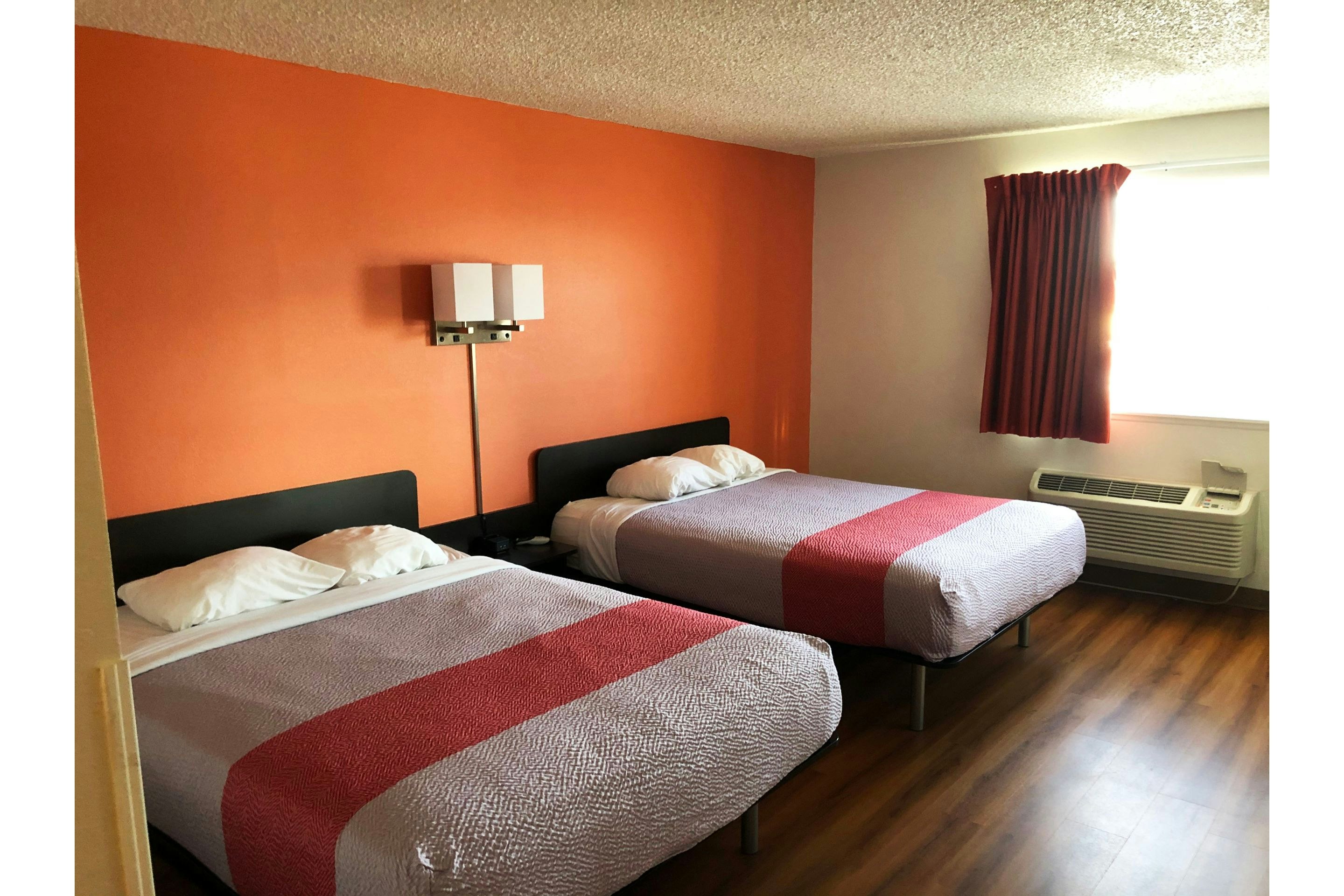 2 Queen Bed