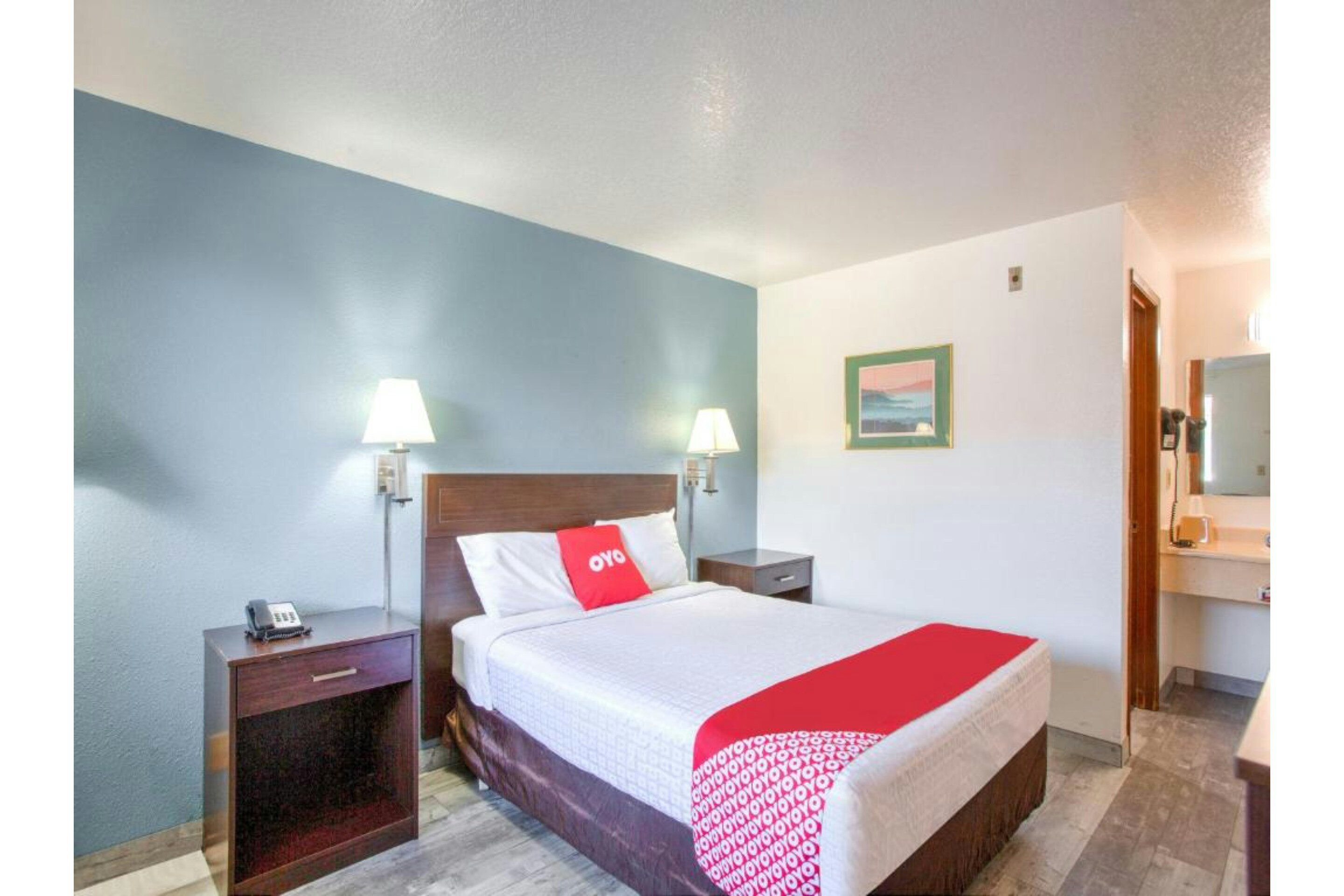 OYO Woodland Hotel and Suites