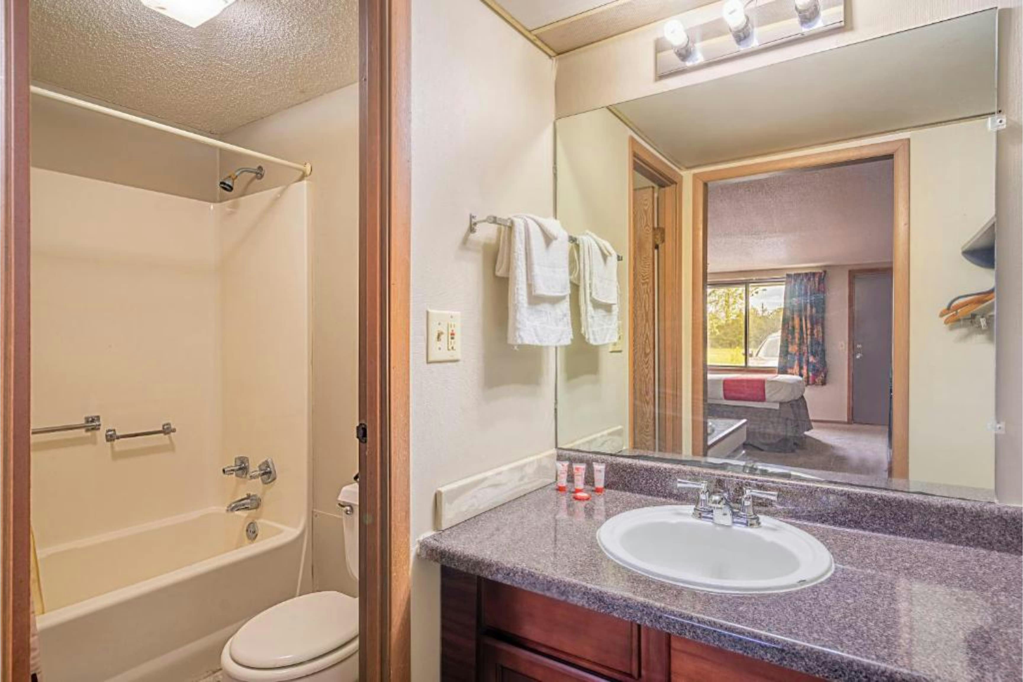 OYO Hotel Daleville AL Hwy 84