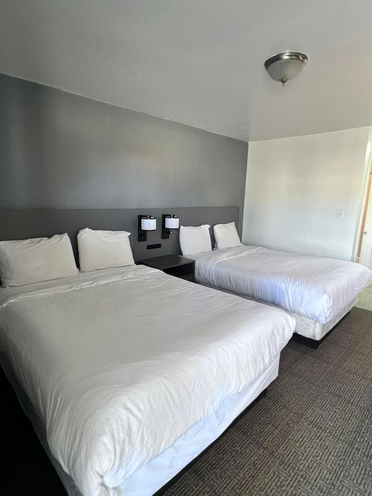 Premium 2 Queen Bed with Kitchenette