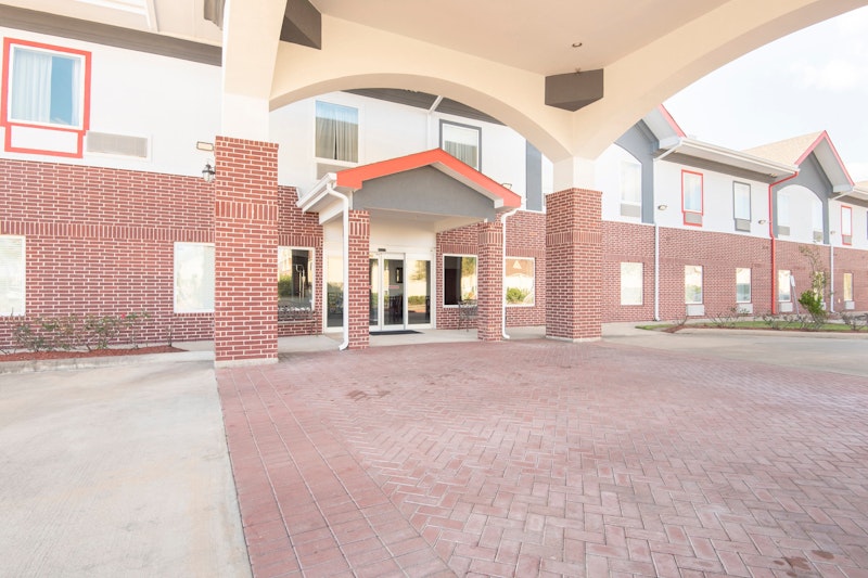 OYO Townhouse Clute TX Expy 28
