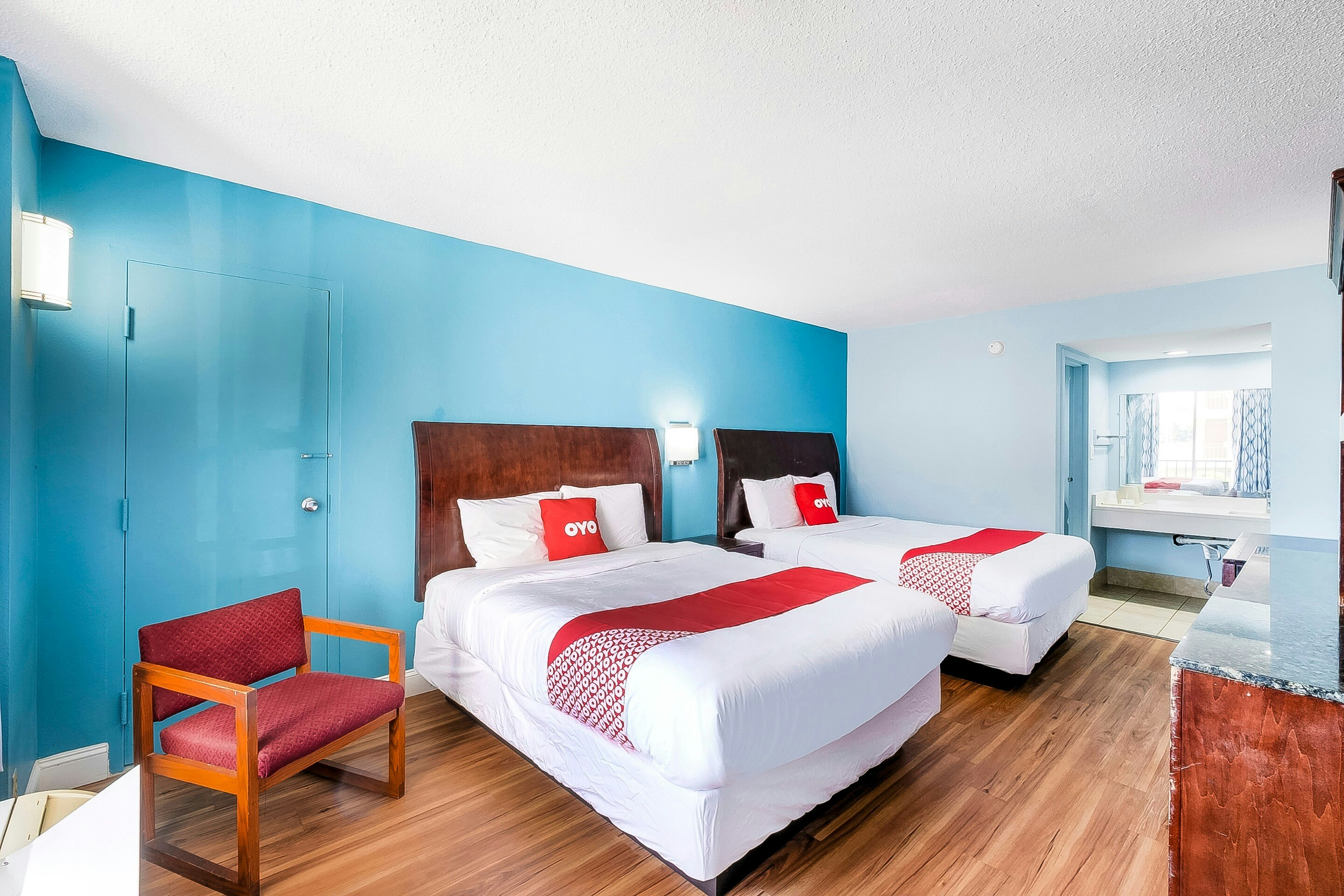 2 Queen Beds