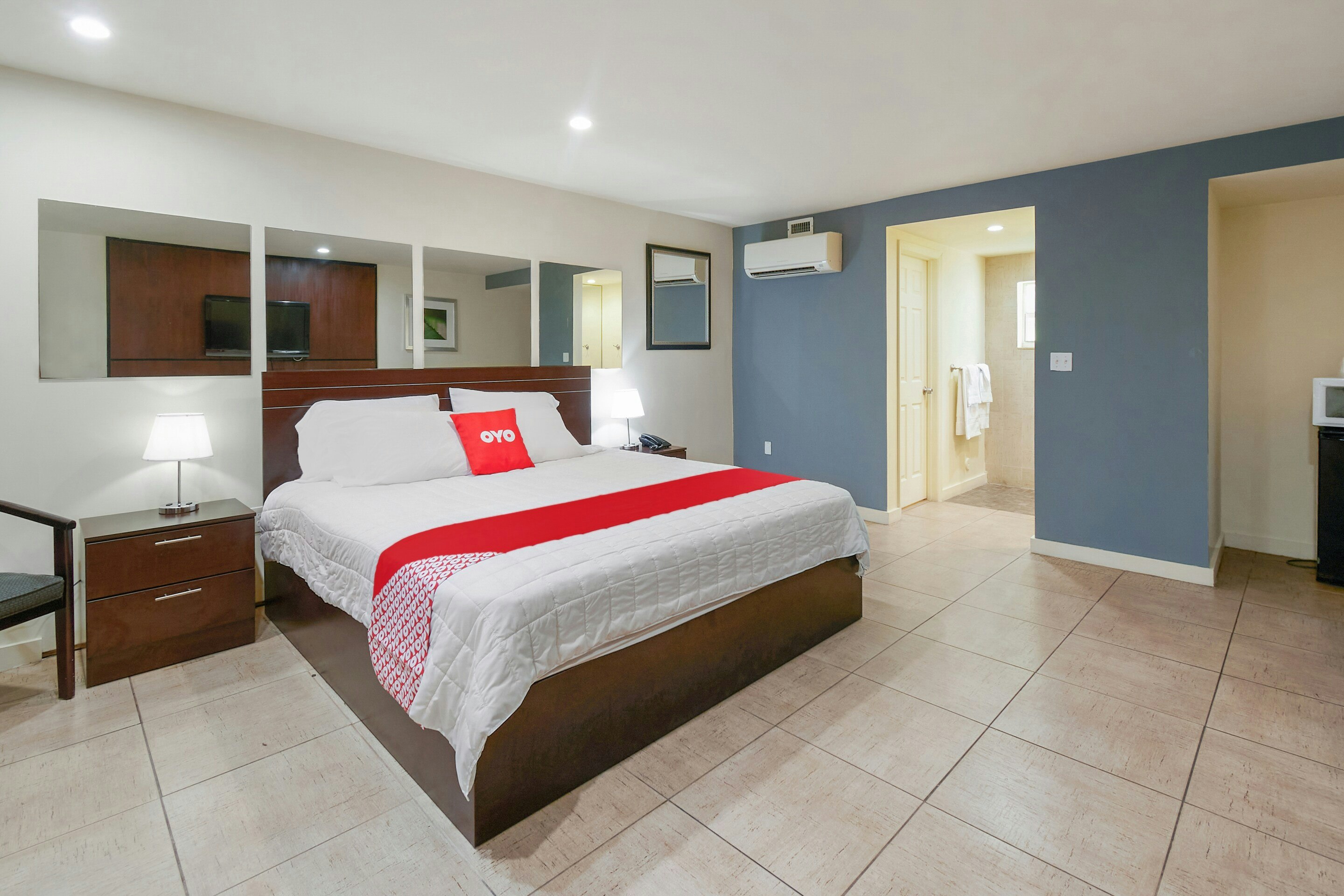 King Bed Accessible