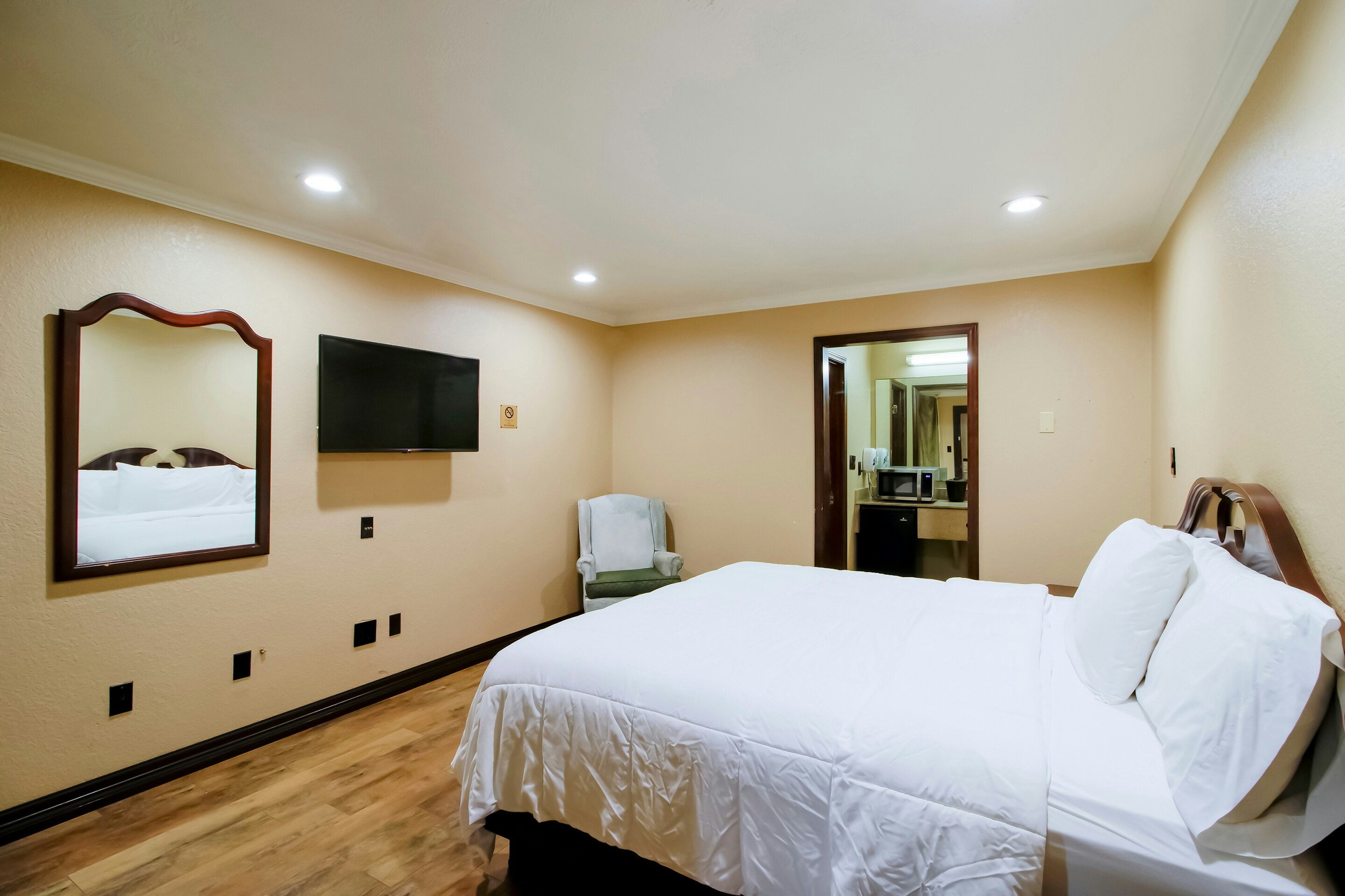 OYO Pinewood Inn Suites Silsbee