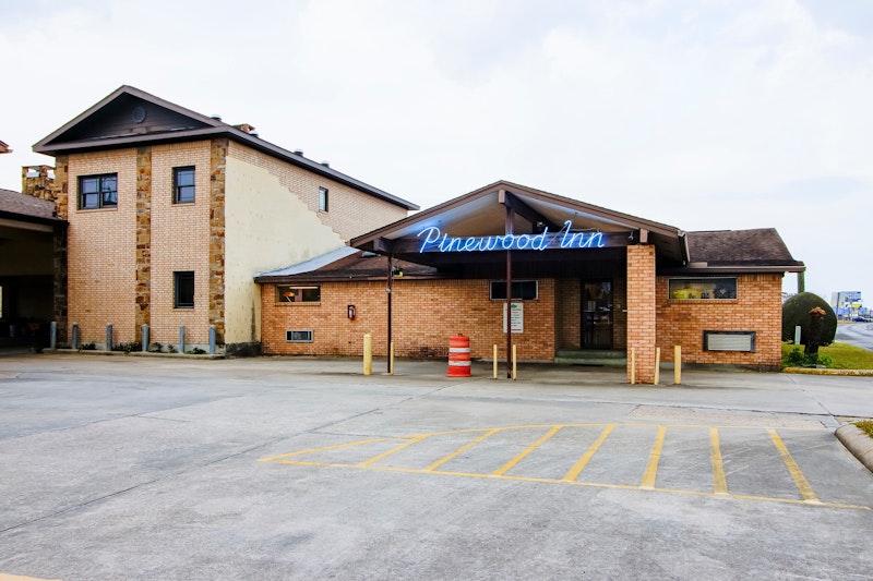 OYO Pinewood Inn Suites Silsbee
